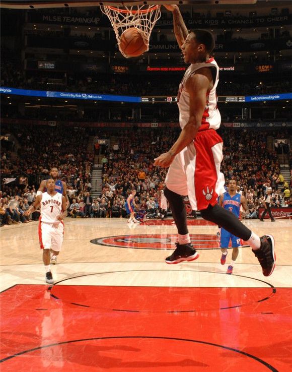 有人赞叹他 有人赞叹他