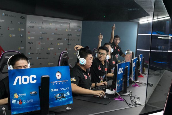 对美国在该 对美国在该