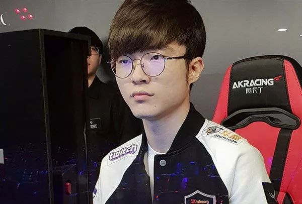 现在三方面 现在三方面